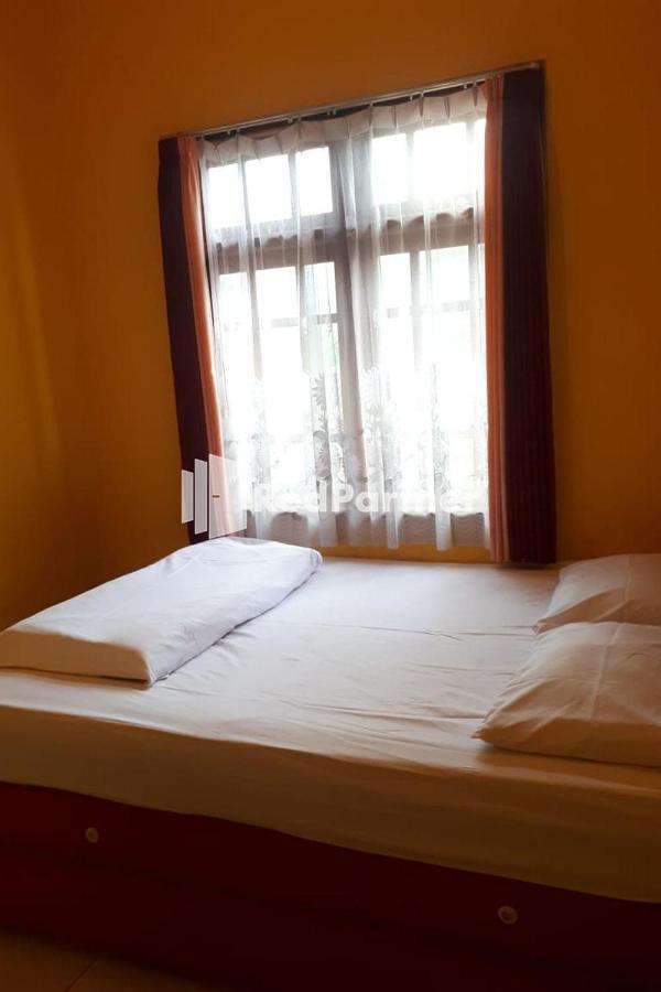 Bromo Indah Lestari Homestay Mitra Reddoorz Pasuruan Exterior photo